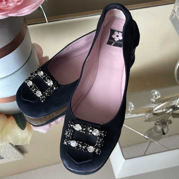 MARK & STEVEN Elegant Black Suede Women's Flats with Embellished Buckle - Picture 1 of 8